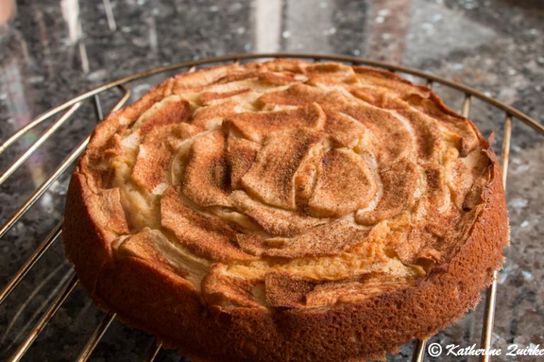 Yoghurt Apple Cake